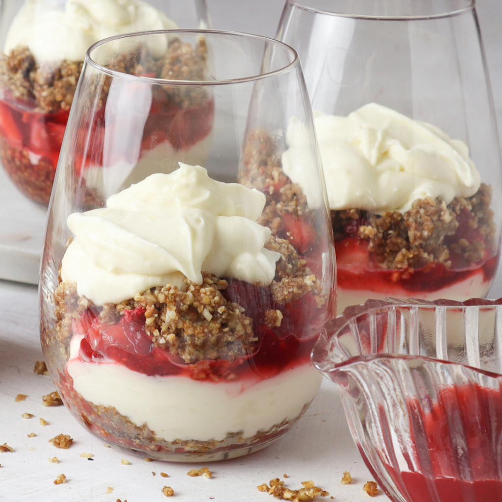 Deconstructed cheesecake parfait (gluten & sugar free)