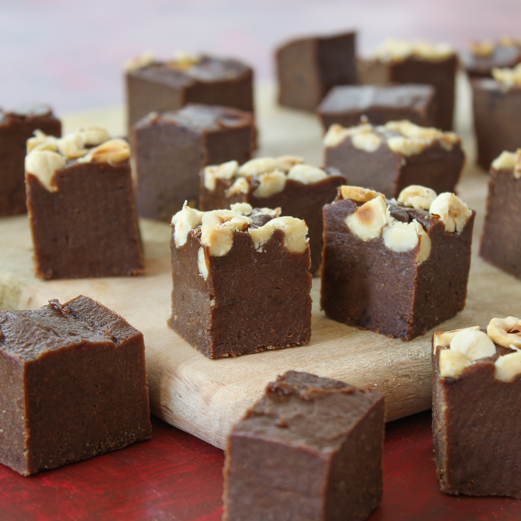 1-minute healthy blender fudge (paleo & vegan)